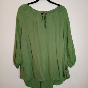 Brina & Em boho style green peasant top